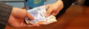 В Туркестанской области пойман на взятке чиновник 1 взятки