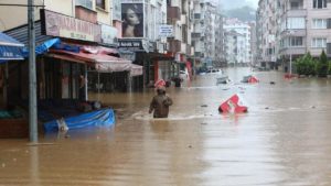 Большая вода, накрывшая Европу и Китай, пришла в Турцию 4 вод