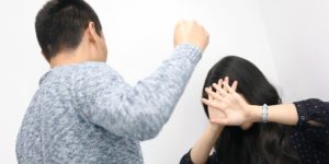 "Пыталась покончить с жизнью": многодетная мать вспоминает, как ее насиловал муж 21 многодетная