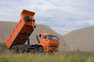 Полицейские Карагандинской области успели спасти водителя самосвала 15 водитель